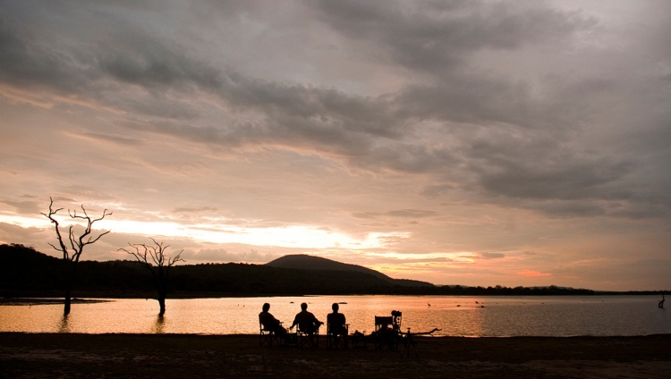 Sand Rivers Selous - Sundowner am Flusss